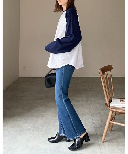 She's Closet（シーズクローゼット）の「オーバーサイズ長袖無地ラグランスリーブロンTプルオーバー（Tシャツ/カットソー・レディース・ネイビー/ブラック・FREE）」の10枚目の写真