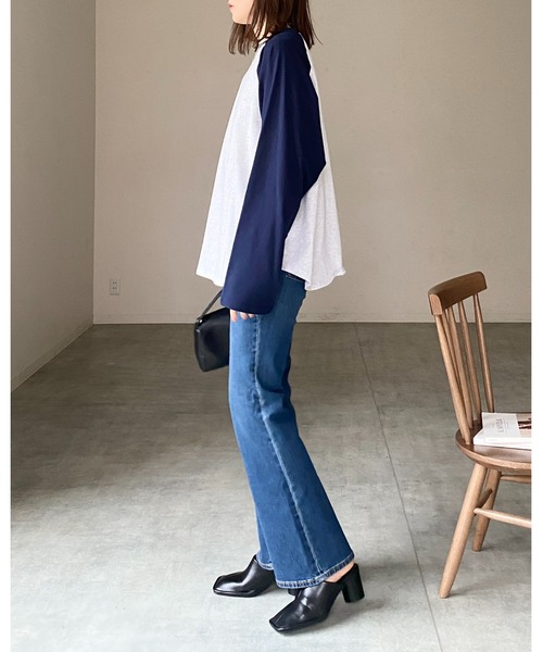 She's Closet（シーズクローゼット）の「オーバーサイズ長袖無地ラグランスリーブロンTプルオーバー（Tシャツ/カットソー・レディース・ネイビー/ブラック・FREE）」の11枚目の写真