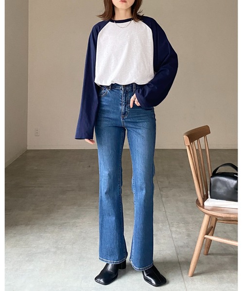 She's Closet（シーズクローゼット）の「オーバーサイズ長袖無地ラグランスリーブロンTプルオーバー（Tシャツ/カットソー・レディース・ネイビー/ブラック・FREE）」の20枚目の写真