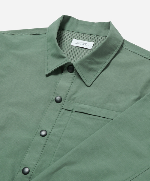 Saturdays NYC(サタデーズ ニューヨークシティ )の「Ryan Utility Ls Shirt(シャツ/ブラウス・メンズ・ブラック/ダークグリーン・L/M)」の4枚目の写真