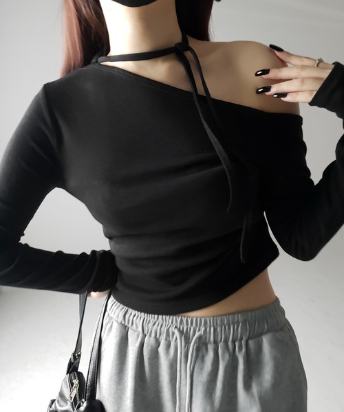 me+em select(ミームセレクト)の「【 2WAY 】ストラップチョーカーリボンワンショルダーTシャツ(Tシャツ/カットソー・レディース・ホワイト/ブラック・FREE)」の16枚目の写真