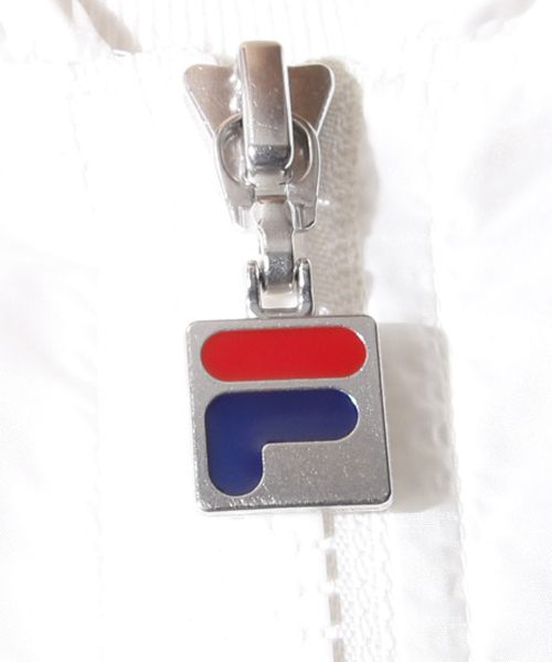 FILA(フィラ)の「FILA × AMERICAN RAG CIE 別注ナイロンパーカー / 113-FIL-FM3560 Π(ナイロンジャケット・メンズ・ホワイト系その他/レッド系その他/ブルー系その他・MEDIUM/LARGE)」の16枚目の写真