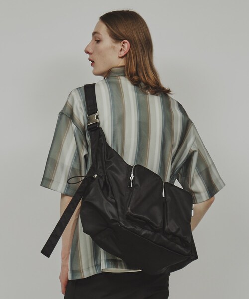 tk.TAKEO KIKUCHI（ティーケータケオキクチ）の「◆ダブルポケットビッグショルダーバッグ（ショルダーバッグ・メンズ・グレー系その他/ブラック系/ブラック・00）」の9枚目の写真