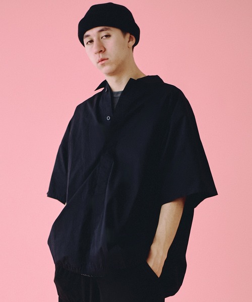Universal Style Wear(ユニバーサルスタイルウェア)の「Universal Style Wear バルーン プルオーバー シャツ(シャツ/ブラウス・メンズ・ベージュ/ライトグレー/チャコールグレー/ブラック・MEDIUM/LARGE/X-LARGE)」の2枚目の写真