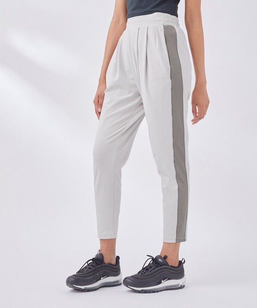 NERGY（ナージー）の「【skin wear】保湿＆接触冷感＆吸水速乾 サイドラインテーパードパンツ（その他パンツ・レディース・グレー/サックスブルー/スミクロ・L/M/S）」の19枚目の写真