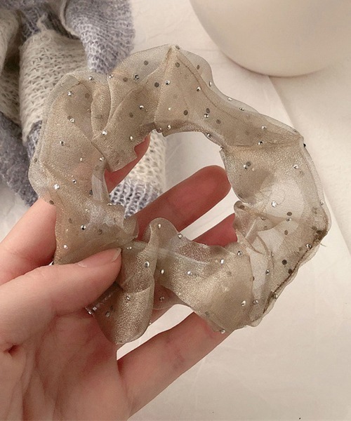 Miniministore(ミニミニストア)の「シュシュ キラキラ 韓国風 ヘアゴム(シュシュ・レディース・シャンパン/グレー/ブラック/アイボリー・FREE)」の4枚目の写真