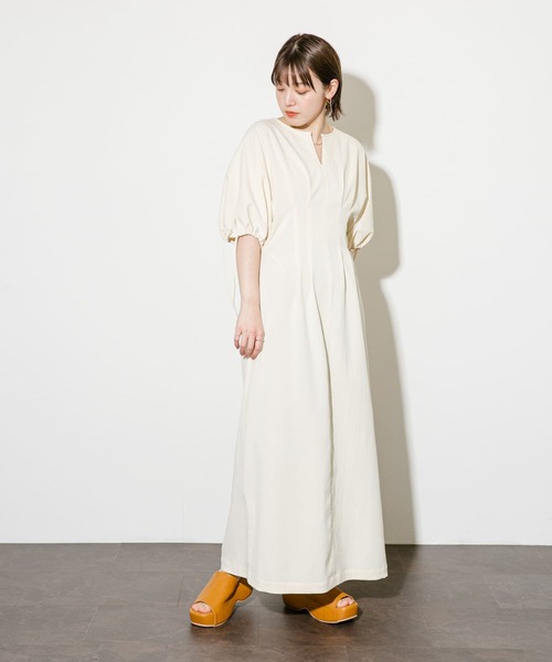 KBF（ケイビーエフ）の「『2サイズ展開』ドロストスリーブウエストタックワンピース（ワンピース・レディース・アイボリー/ブラック/オレンジ系その他/ホワイト系その他・36/38）」の18枚目の写真