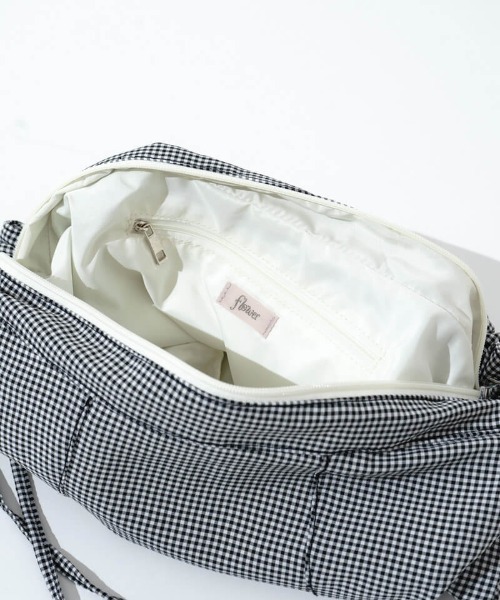 flower(フラワー)の「シャーリングギンガムバッグ(ショルダーバッグ・レディース・ブラック・FREE)」の13枚目の写真