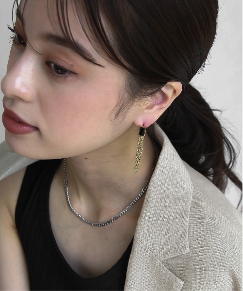 abaskdesign(アバスクデザイン)の「金属アレルギー対応 チェーンカラーステンレスピアス(ピアス(両耳用)・レディース・グリーン/クリア/ブラック・FREE)」の2枚目の写真