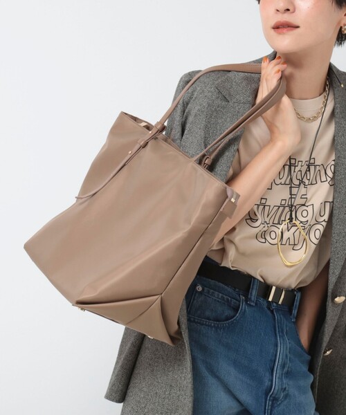 NOLLEY’S(ノーリーズ)の「ナイロントートバッグL(トートバッグ・レディース・ブラック/ベージュ・FREE)」の4枚目の写真