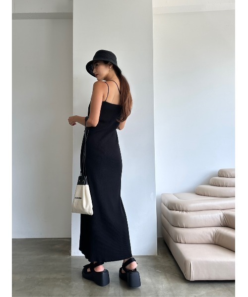 TRUNC（トランクエイティーエイト）の「Line Strap Slim Rib DressⅡ（ワンピース・レディース・ブラック/カーキ・FREE）」の10枚目の写真