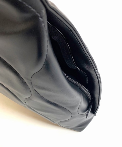 Casselini（キャセリーニ）の「キルティングショッパー（ハンドバッグ・レディース・ブラック/アイボリー・ONE SIZE）」の14枚目の写真