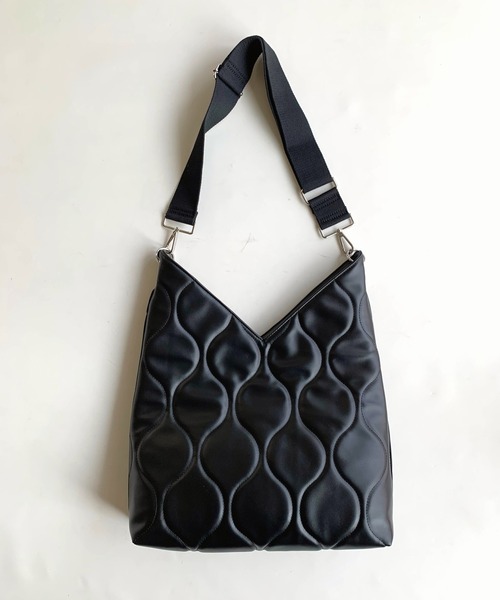 Casselini（キャセリーニ）の「キルティングショッパー（ハンドバッグ・レディース・ブラック/アイボリー・ONE SIZE）」の8枚目の写真