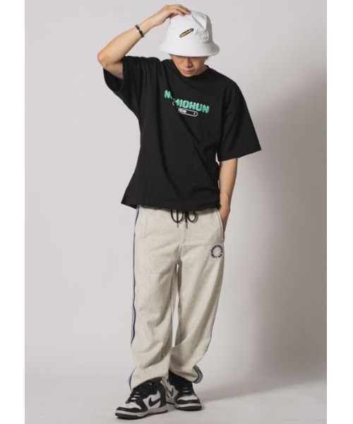 RE730(アールイーセブンサーティー)の「RE730 かくれんぼしているなみおくん 半袖ビッグシルエットTシャツ(Tシャツ/カットソー・メンズ・オフホワイト/ブラック・MEDIUM/LARGE/X-LARGE)」の17枚目の写真