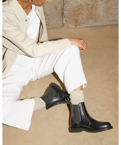 【ドクターマーチン】FLORA チェルシー ブーツ Flora Smooth Chelsea Boots in Black | Dr. Martens