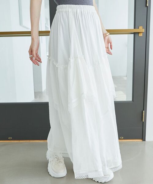 MAJESTIC LEGON（マジェスティックレゴン）の「ティアードヘムラインスカート（スカート・レディース・オフホワイト/ホワイト系その他2/ブラック系その他・MEDIUM）」の12枚目の写真