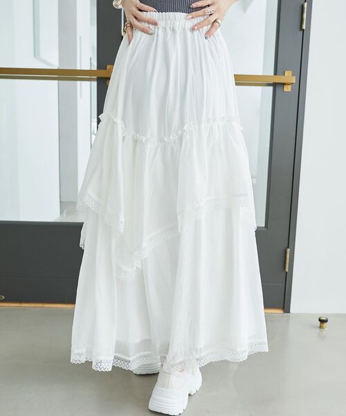 MAJESTIC LEGON（マジェスティックレゴン）の「ティアードヘムラインスカート（スカート・レディース・オフホワイト/ホワイト系その他2/ブラック系その他・MEDIUM）」の14枚目の写真