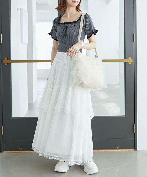 MAJESTIC LEGON（マジェスティックレゴン）の「ティアードヘムラインスカート（スカート・レディース・オフホワイト/ホワイト系その他2/ブラック系その他・MEDIUM）」の15枚目の写真