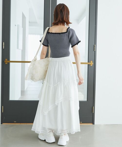 MAJESTIC LEGON（マジェスティックレゴン）の「ティアードヘムラインスカート（スカート・レディース・オフホワイト/ホワイト系その他2/ブラック系その他・MEDIUM）」の18枚目の写真