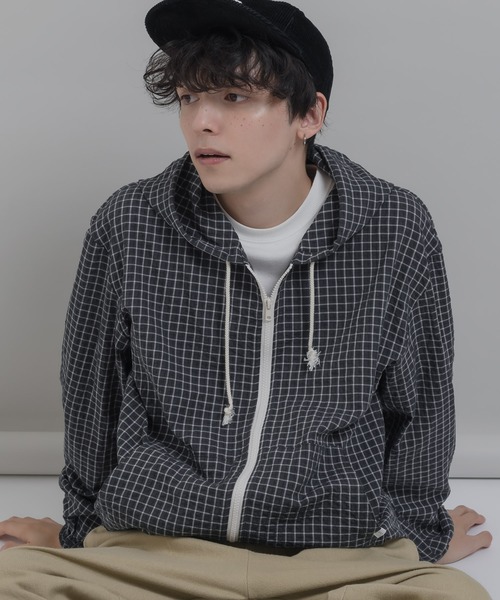 MUHET（ミュエータ）の「シアサッカージップフーディー（パーカー