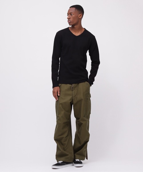 AVIREX(アヴィレックス)の「《DAILY/デイリー》MINI WAFFLE V-NECK L/S T-SHIRT / ミニワッフル 長袖 Vネック Tシャツ デイリーウェア / AVIREX / アヴィレックス(Tシャツ/カットソー・メンズ・ホワイト/チャコール/ブラック・SMALL/MEDIUM/X-LARGE/LARGE)」の15枚目の写真