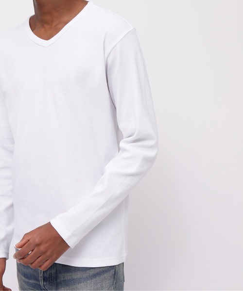 AVIREX(アヴィレックス)の「《DAILY/デイリー》MINI WAFFLE V-NECK L/S T-SHIRT / ミニワッフル 長袖 Vネック Tシャツ デイリーウェア / AVIREX / アヴィレックス(Tシャツ/カットソー・メンズ・ホワイト/チャコール/ブラック・SMALL/MEDIUM/X-LARGE/LARGE)」の5枚目の写真