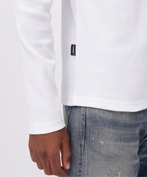 AVIREX(アヴィレックス)の「《DAILY/デイリー》MINI WAFFLE V-NECK L/S T-SHIRT / ミニワッフル 長袖 Vネック Tシャツ デイリーウェア / AVIREX / アヴィレックス(Tシャツ/カットソー・メンズ・ホワイト/チャコール/ブラック・SMALL/MEDIUM/X-LARGE/LARGE)」の6枚目の写真