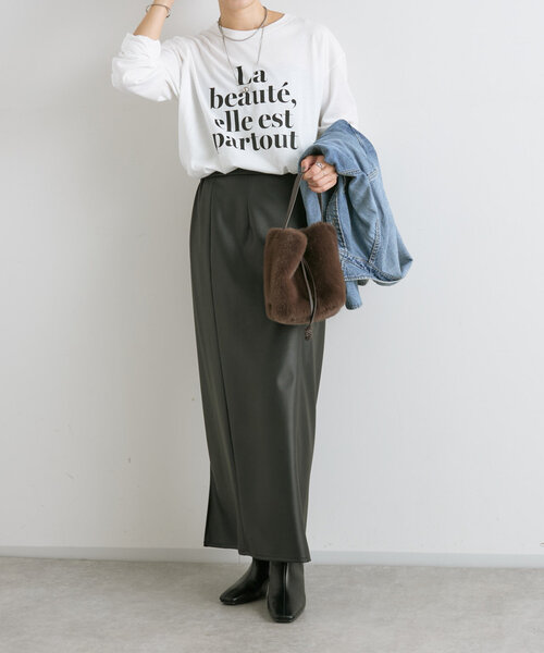 RIVE DROITE（リヴドロワ）の「【大人見えロゴT】La Beaute ロンTee（Tシャツ/カットソー・レディース・ベージュ/グレー/オフホワイト・FREE）」の16枚目の写真