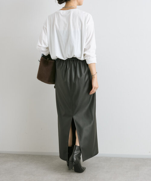 RIVE DROITE（リヴドロワ）の「【大人見えロゴT】La Beaute ロンTee（Tシャツ/カットソー・レディース・ベージュ/グレー/オフホワイト・FREE）」の18枚目の写真