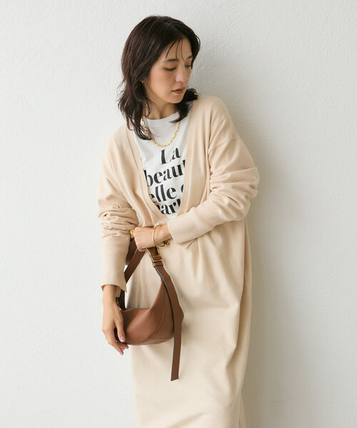 RIVE DROITE（リヴドロワ）の「【大人見えロゴT】La Beaute ロンTee（Tシャツ/カットソー・レディース・ベージュ/グレー/オフホワイト・FREE）」の19枚目の写真