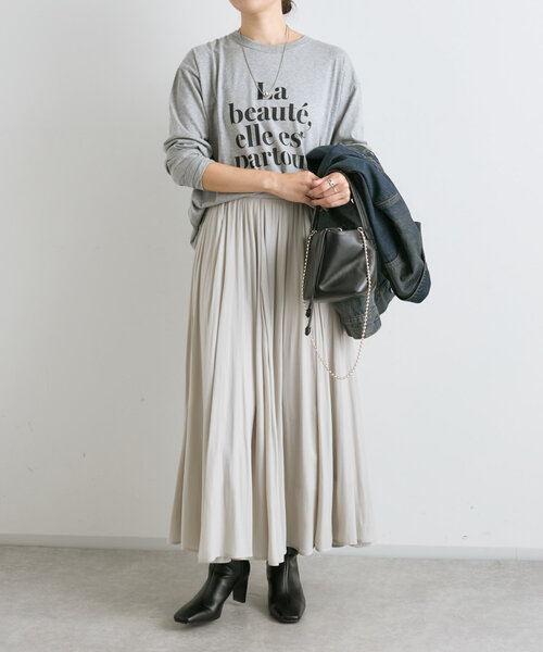 RIVE DROITE（リヴドロワ）の「【大人見えロゴT】La Beaute ロンTee（Tシャツ/カットソー・レディース・ベージュ/グレー/オフホワイト・FREE）」の12枚目の写真