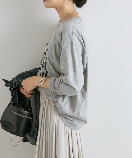 RIVE DROITE（リヴドロワ）の「【大人見えロゴT】La Beaute ロンTee（Tシャツ/カットソー・レディース・ベージュ/グレー/オフホワイト・FREE）」の21枚目の写真