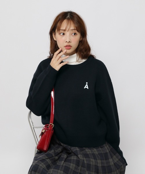 ALAND（エーランド）の「【UNISEX】ALAND／Aロゴクルーニットプルオーバー（ニット/セーター・レディース・ネイビー/グレー/ナチュラル/ブラック・MEDIUM/LARGE/SMALL）」の4枚目の写真