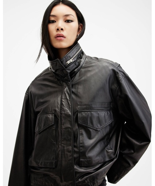 ALLSAINTS（オールセインツ）の「CLAY FUNNEL NECK CROPPED LEATHER JACKET | CLAY ファンネル ネック クロップド レザー ジャケット（その他アウター・レディース・ブラック・S/M/XS）」の4枚目の写真