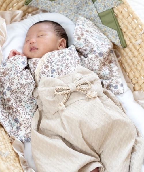 SweetMommy（スウィートマミー）の「3WAY ちりめん　2ピース袴ロンパース [ひな祭り]  [お誕生日 記念日 お食い初め お宮参り 七五三]（着物・キッズ・ホワイト×ホワイト/ブルーグレー/アイボリー/グレー×サックスブルー/ベージュ/スモークピンク/マジェンタ/ローズ・90/80/50-70）」の11枚目の写真