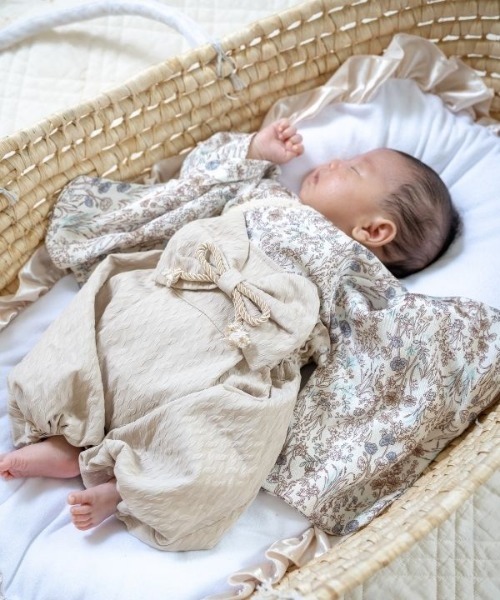 SweetMommy（スウィートマミー）の「3WAY ちりめん　2ピース袴ロンパース [ひな祭り]  [お誕生日 記念日 お食い初め お宮参り 七五三]（着物・キッズ・ホワイト×ホワイト/ブルーグレー/アイボリー/グレー×サックスブルー/ベージュ/スモークピンク/マジェンタ/ローズ・90/80/50-70）」の12枚目の写真