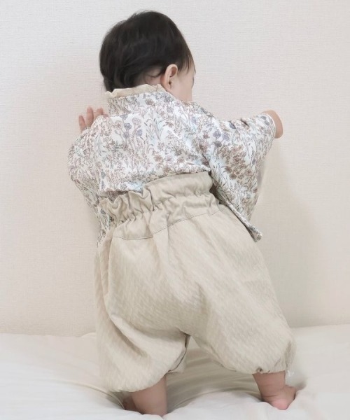 SweetMommy（スウィートマミー）の「3WAY ちりめん　2ピース袴ロンパース [ひな祭り]  [お誕生日 記念日 お食い初め お宮参り 七五三]（着物・キッズ・ホワイト×ホワイト/ブルーグレー/アイボリー/グレー×サックスブルー/ベージュ/スモークピンク/マジェンタ/ローズ・90/80/50-70）」の17枚目の写真