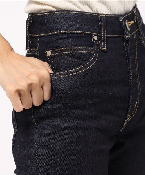 BLACK BY MOUSSY(ブラックバイマウジー)の「CRYSTAL One wash DENIM(デニムパンツ・レディース・ダークブルー・26inch/24inch/23inch/25inch)」の11枚目の写真