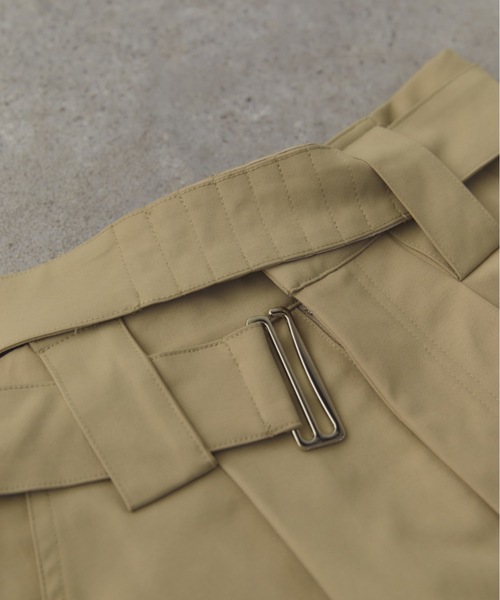 DRWCYS（ドロシーズ）の「ベルト付きスリットロングスカート（スカート・レディース・ベージュ/ネイビー・FREE）」の8枚目の写真