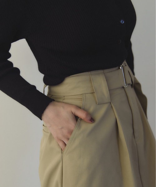 DRWCYS（ドロシーズ）の「ベルト付きスリットロングスカート（スカート・レディース・ベージュ/ネイビー・FREE）」の18枚目の写真