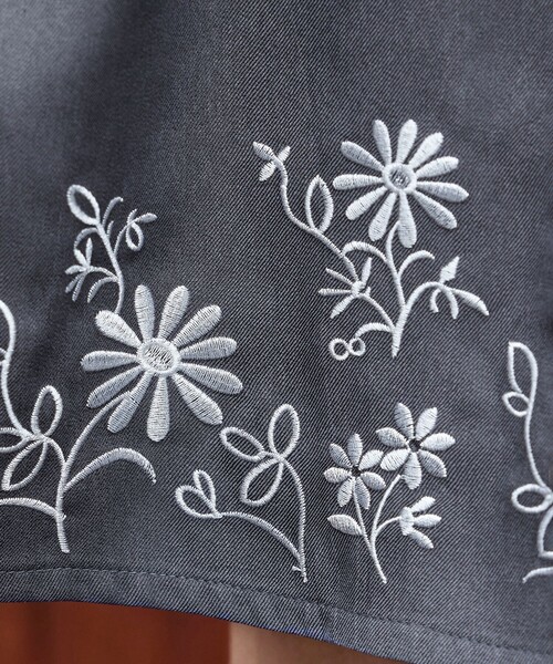 Kana | 【2025AW NEW ARRIVAL】 フラワー刺繍 フレアワンピース