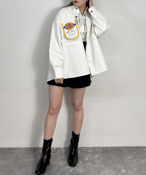 Dickies(ディッキーズ)の「【Dickies】デニムワイドシャツジャケット(その他アウター・レディース・オフホワイト/ブラック/ブルー・MEDIUM)」の18枚目の写真