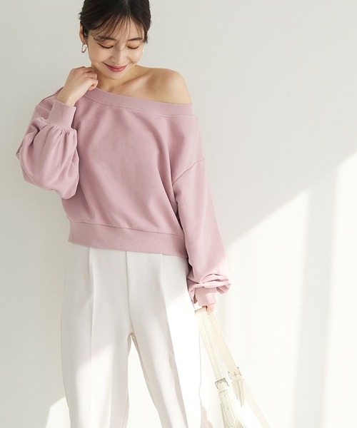 Moeka オフショルダー　カーキ　スウェット　sunset Sunoutfit moeka オフショルダー ベージュ カーキもあります