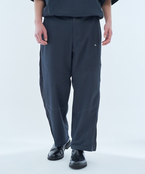 MINOTAUR(ミノトール)の「MINOTAUR INST. FOR ESTNATION / トランスフォームパンツ(その他パンツ・メンズ・チャコールグレー/ブラック・MEDIUM/LARGE)」の3枚目の写真