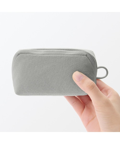 無印良品(ムジルシリョウヒン)の「リンクルナイロン 大きく開くポーチ S 約11×6×3.5cm(ポーチ・レディース・ダークグレー/ピンク/グレー・FREE)」の8枚目の写真