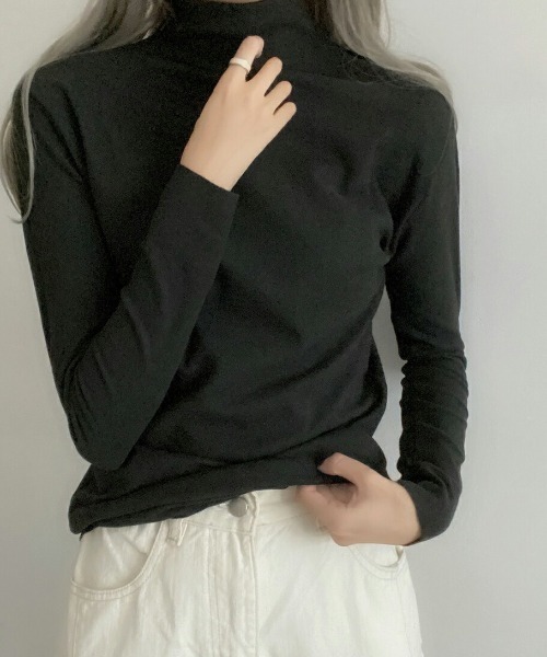 maison de LATIR(メゾンドラティール)の「スタンドネック裏起毛カットソー(Tシャツ/カットソー・レディース・ブラック/ライトグリーン/イエロー/ベージュ/グレー/ネイビー/ブルー/ホワイト・ONE SIZE)」の10枚目の写真