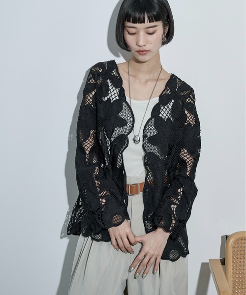 THE YOn(ザヨン)の「レーシーシアーカーデブラウス(シャツ/ブラウス・レディース・アイボリー/ブラック/モカ・FREE)」の16枚目の写真