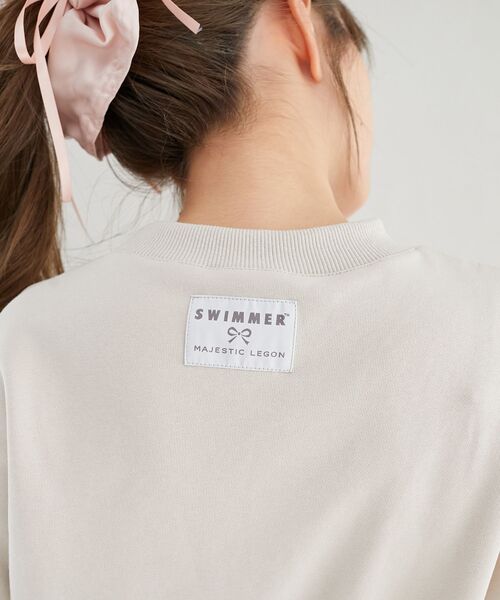 MAJESTIC LEGON（マジェスティックレゴン）の「SWIMMERコラボ キャラスウェット（スウェット・レディース・ベージュ/オフホワイト・MEDIUM）」の3枚目の写真