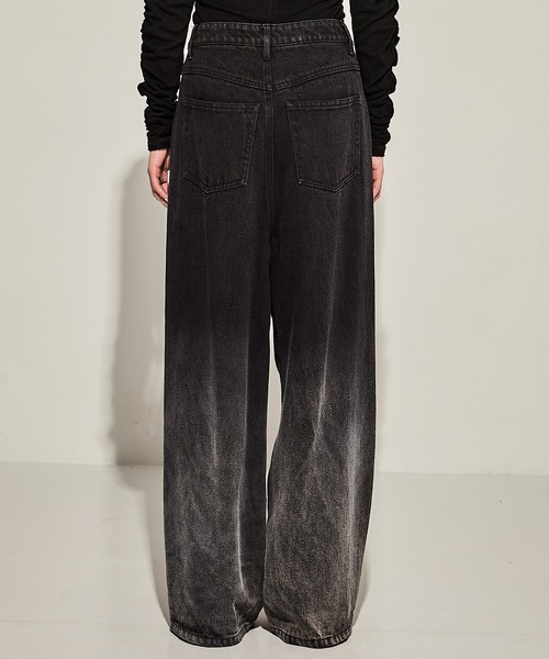 STUDIOUS(ステュディオス)の「【STUDIOUS/ステュディオス】Gradation Jeans/グラデーションデニム(デニムパンツ・レディース・ブラック/ダークインディゴブルー・1/2)」の7枚目の写真