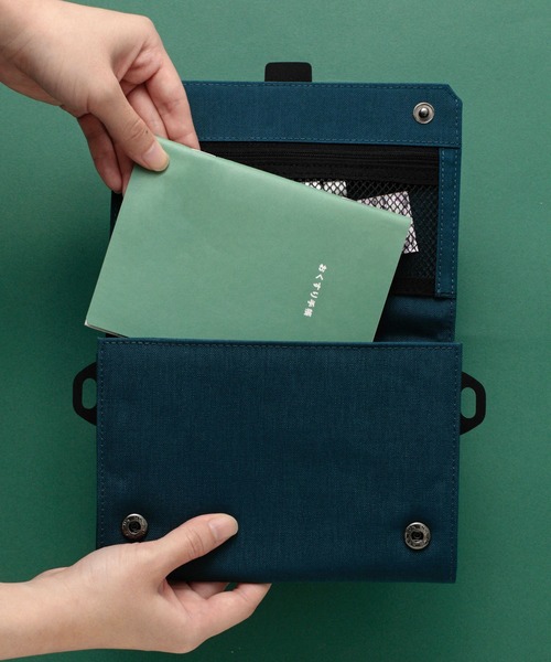 Nahe（ネーエ）の「nahe ネーエ マルチウェイウォレット パスポートケース ポーチ 2つ折り（パスポートケース・レディース・ブラック/ブルー/レッド/ブラウン・FREE）」の20枚目の写真